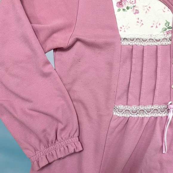 Vintage 1990s Pink Floral Pajama Top - Picture 8 of 14